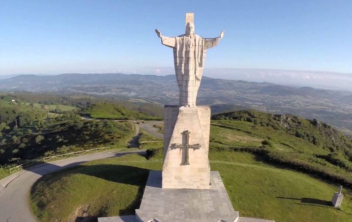 Vuelta16 st9 naranco summit