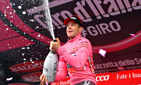 Evans-champagne-giro