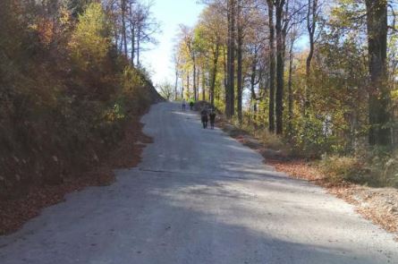 La Planche gravel road2