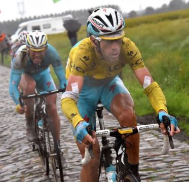 Nibali Fuglsang cobbles