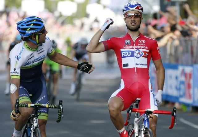 bouhanni wins stage10