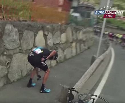 froome vuelta crash