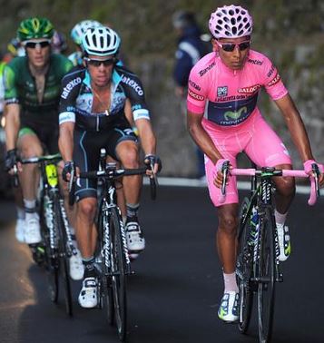 quintana-pink-climbing-giro